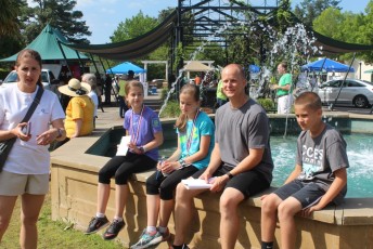 Family on the fountain EDA 2017